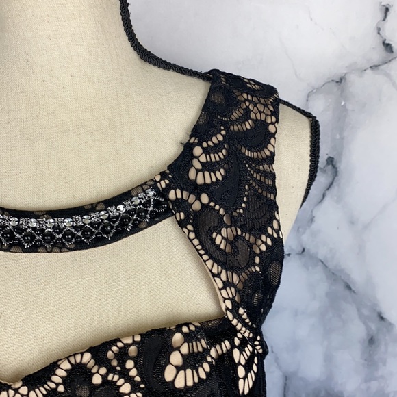 ๐ Sweet Storm black lace overlay evening dress Large - Picture 3 of 10